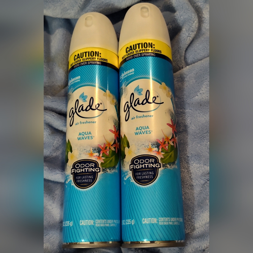 NEW! 2- GLADE Aqua Waves Room Sprays (8.3oz ea)